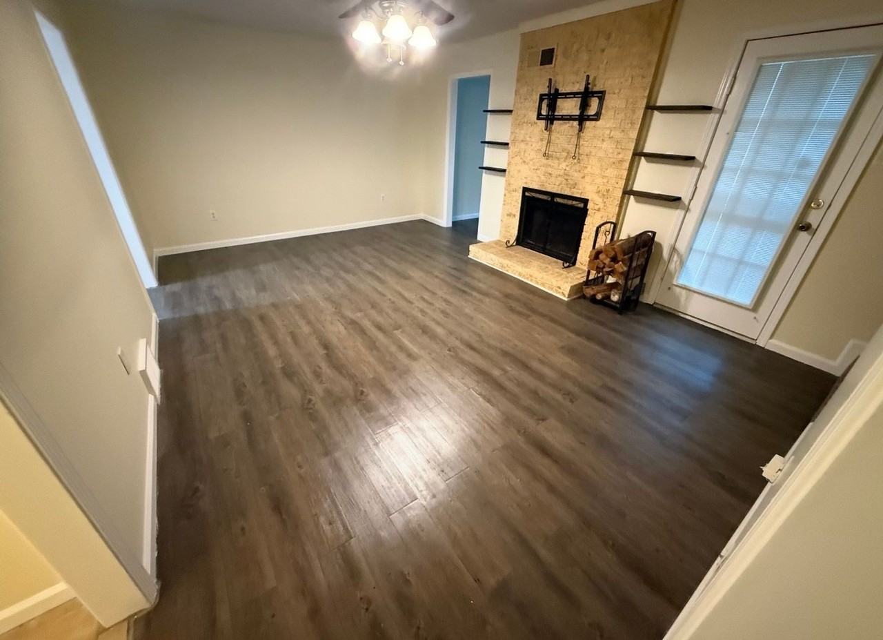 2254 Mangum Rd - Photo 2 of 18
