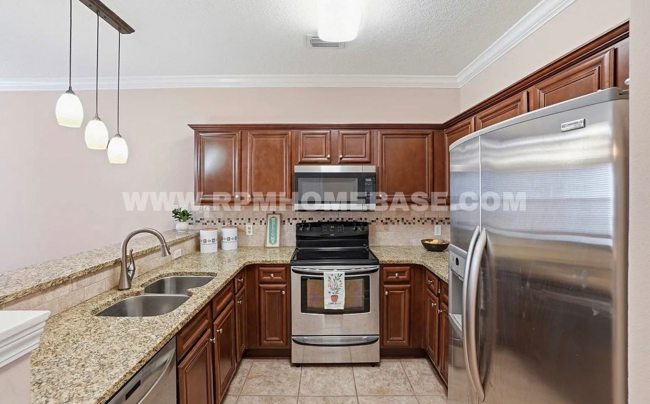 2176 Hadleigh Hills Ct - Photo 4 of 24