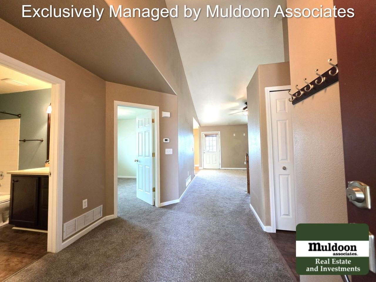 7599 Sailwind Dr - Photo 2 of 25