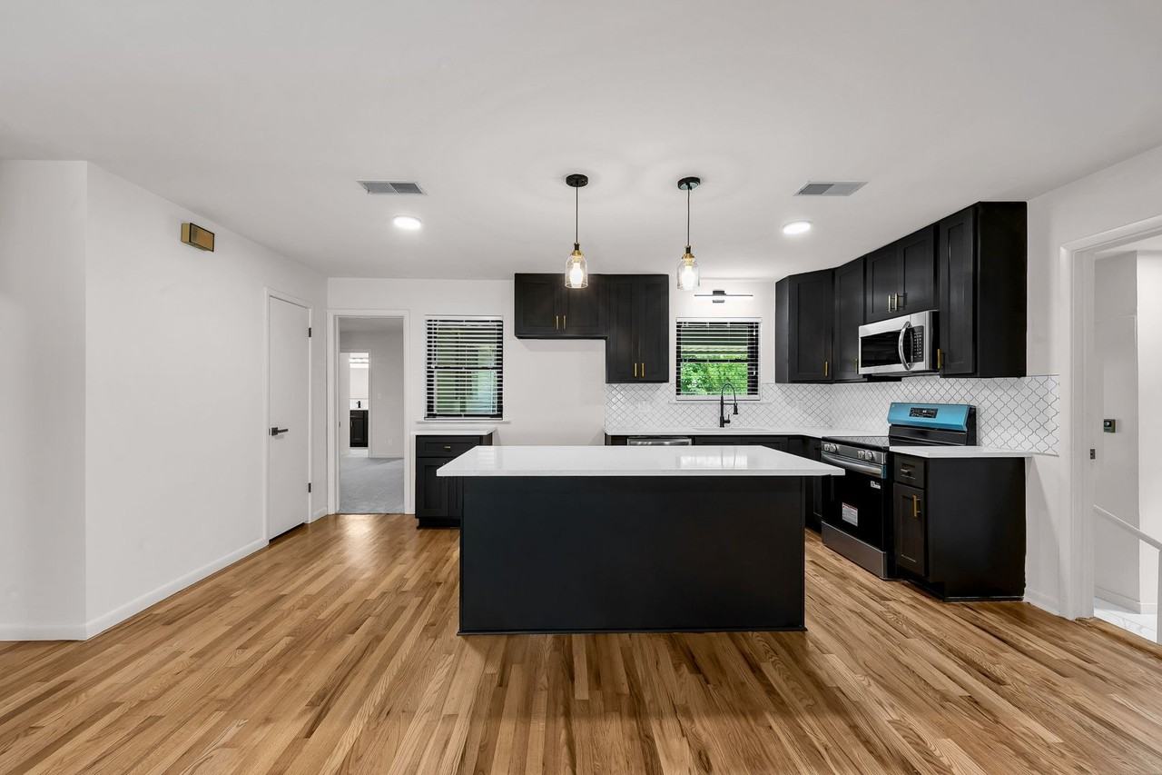 1414 S West Ave - Photo 6 of 30