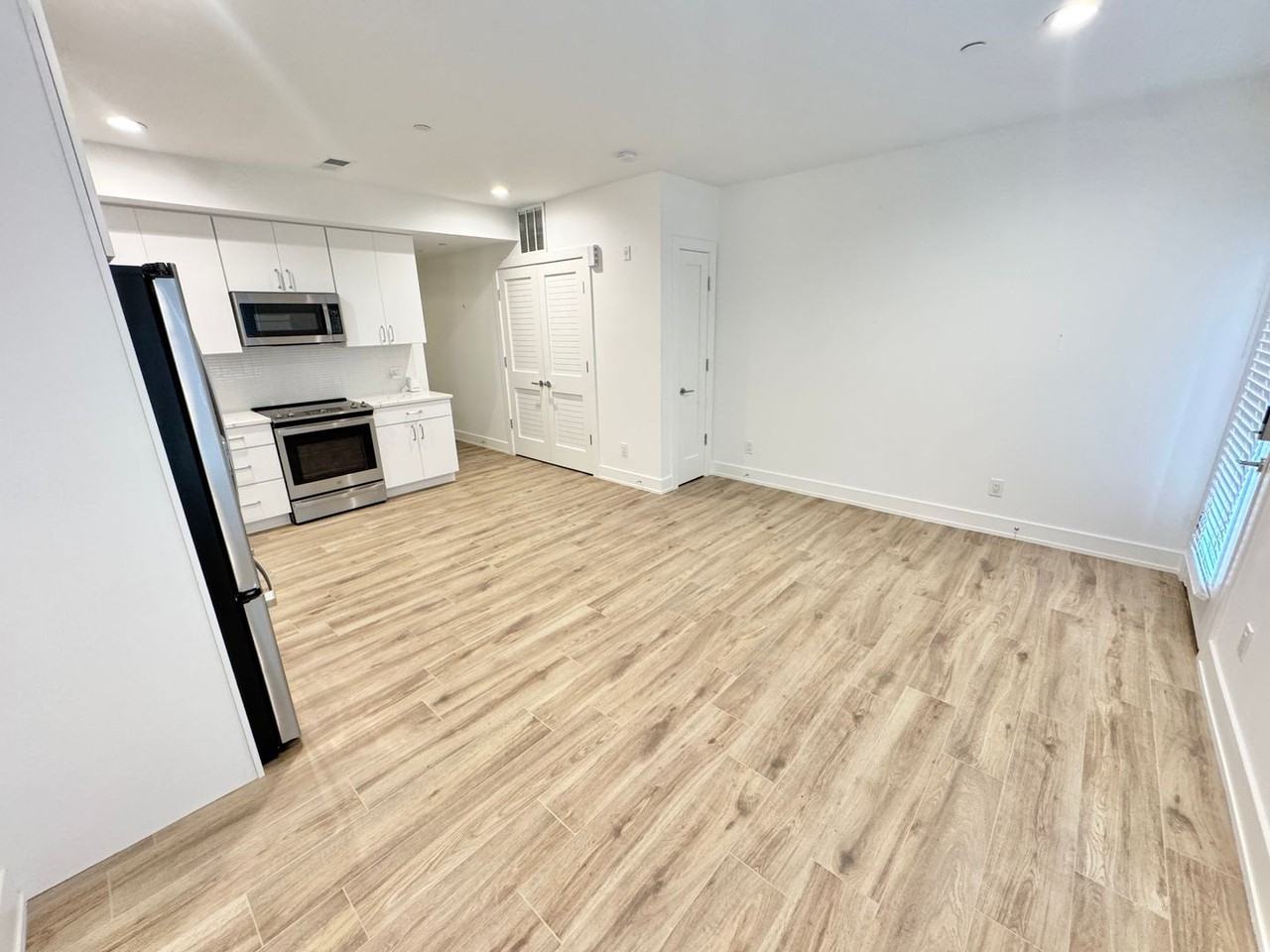 2217 40th Pl Nw - Photo 3 of 16