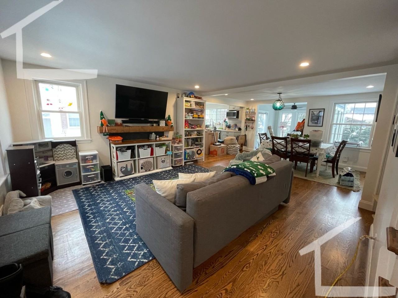 175 Christina St - Photo 7 of 19