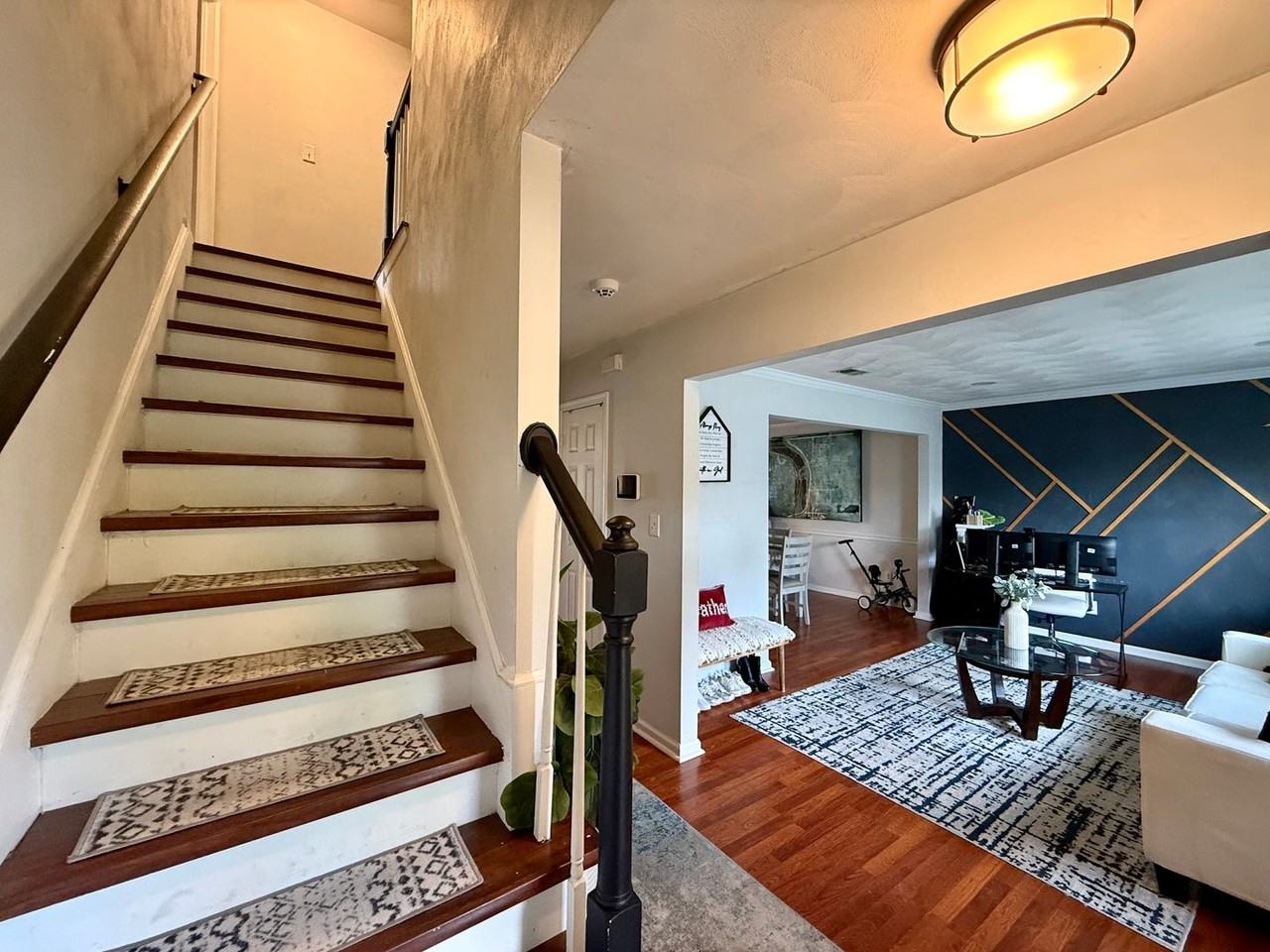 941 Avenue G - Photo 2 of 25