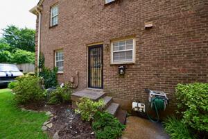 featured image of 256 Lombardy Pl #3