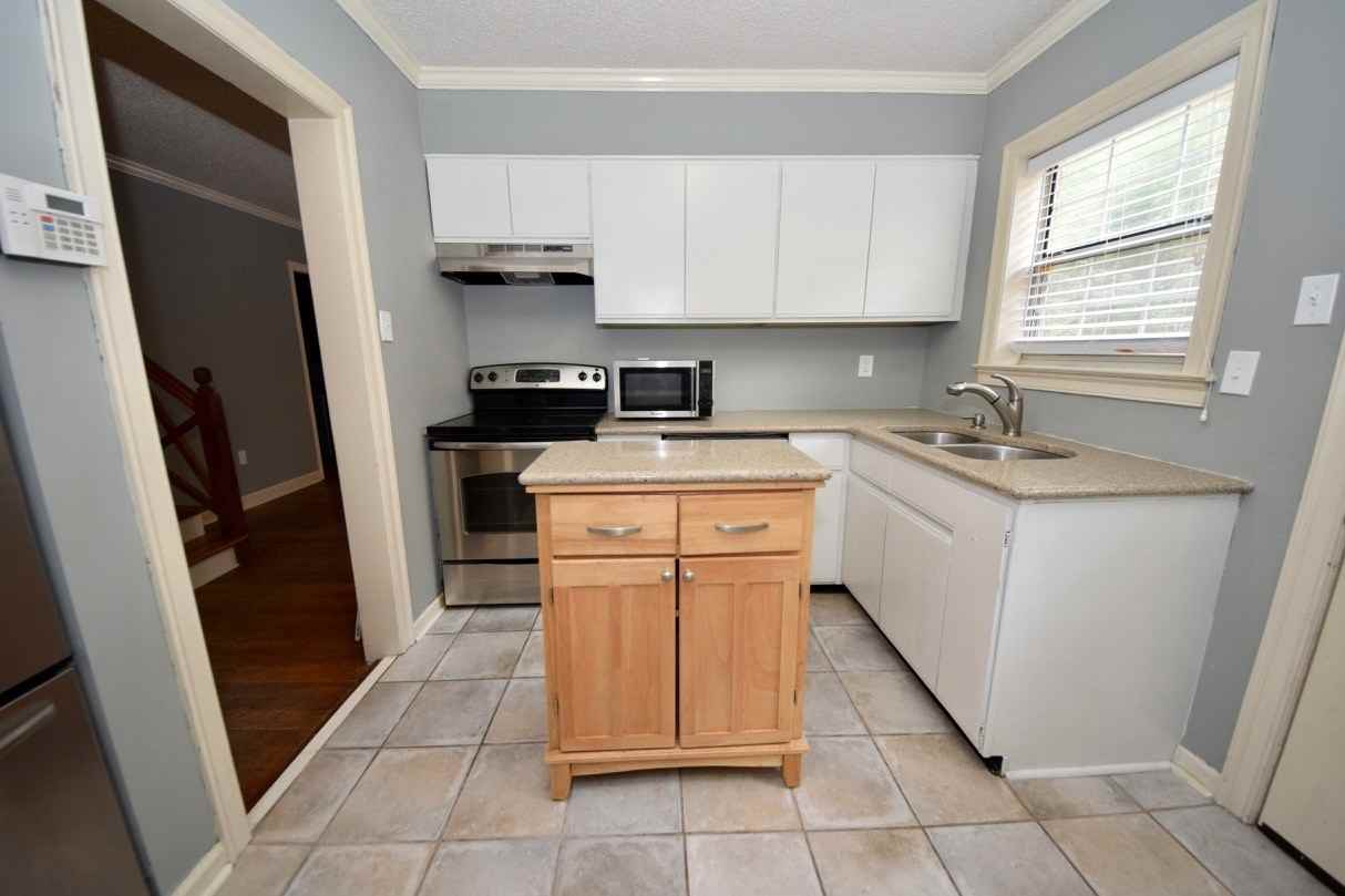 256 Lombardy Pl #3