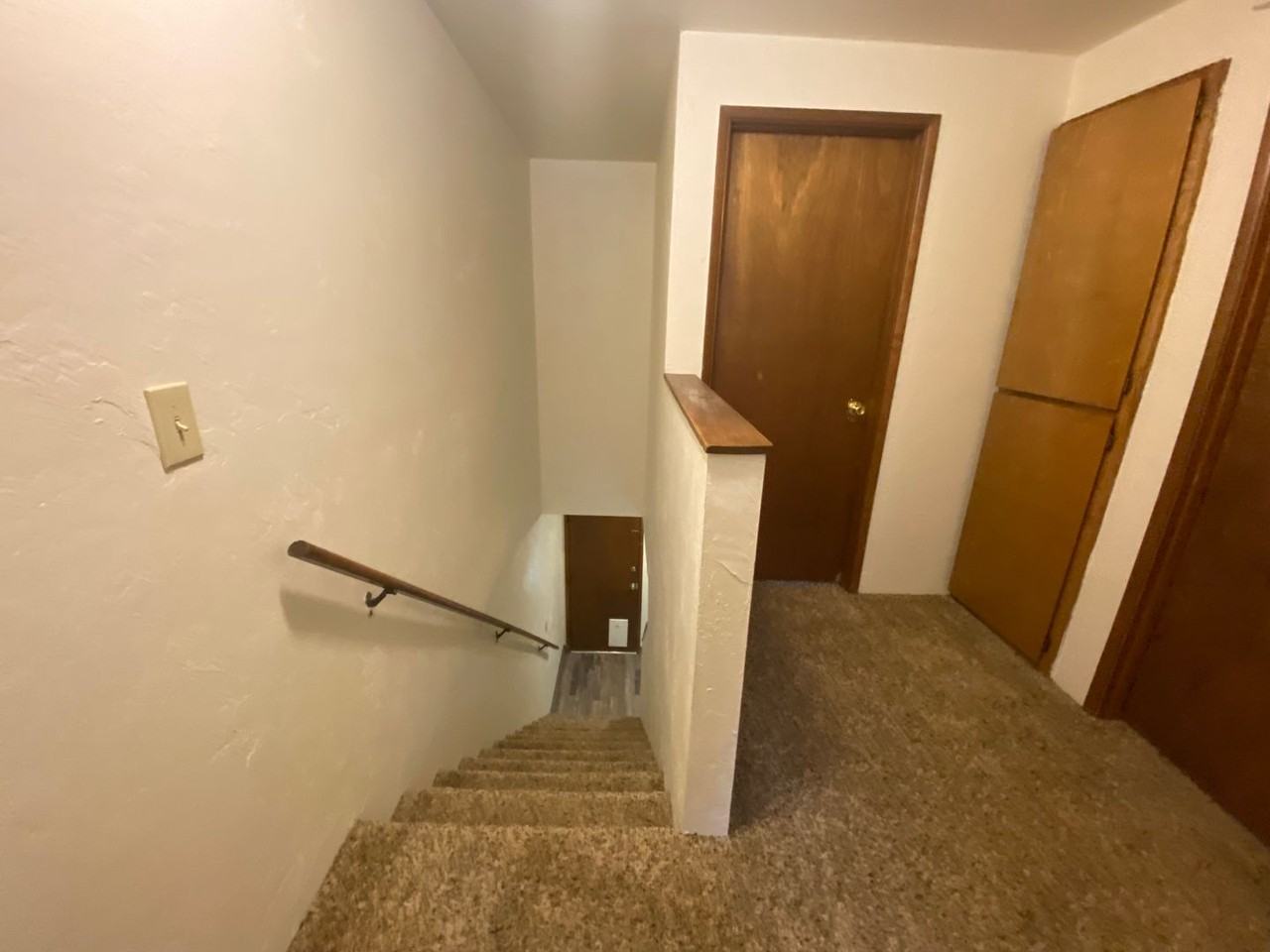 922 N Cloverleaf Loop - Photo 5 of 9