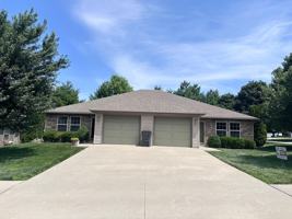 featured image of 145 Se Rose Garden Ln