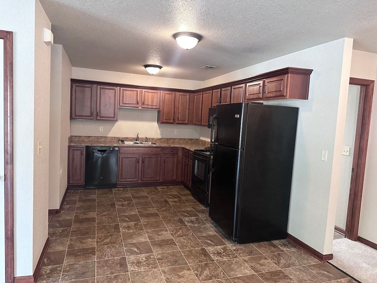 145 Se Rose Garden Ln - Photo 5 of 15