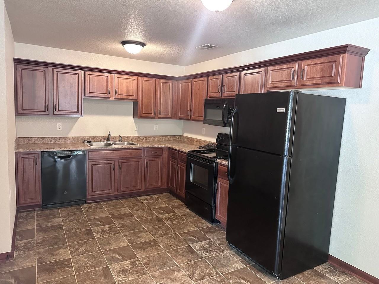 145 Se Rose Garden Ln - Photo 6 of 15
