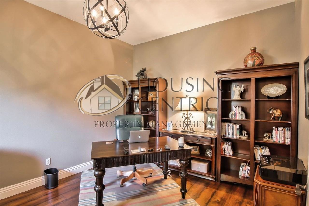 1323 Souza Dr - Photo 6 of 34