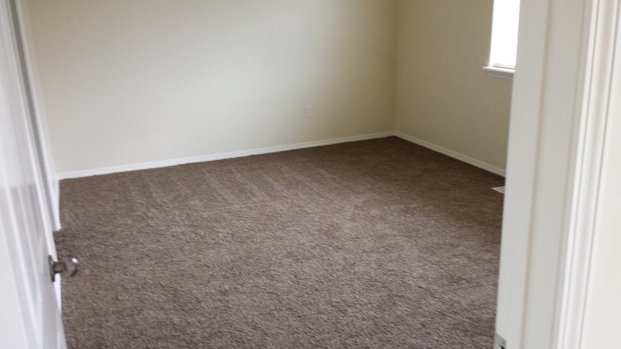 693 E Willowbrook Dr - Photo 5 of 10