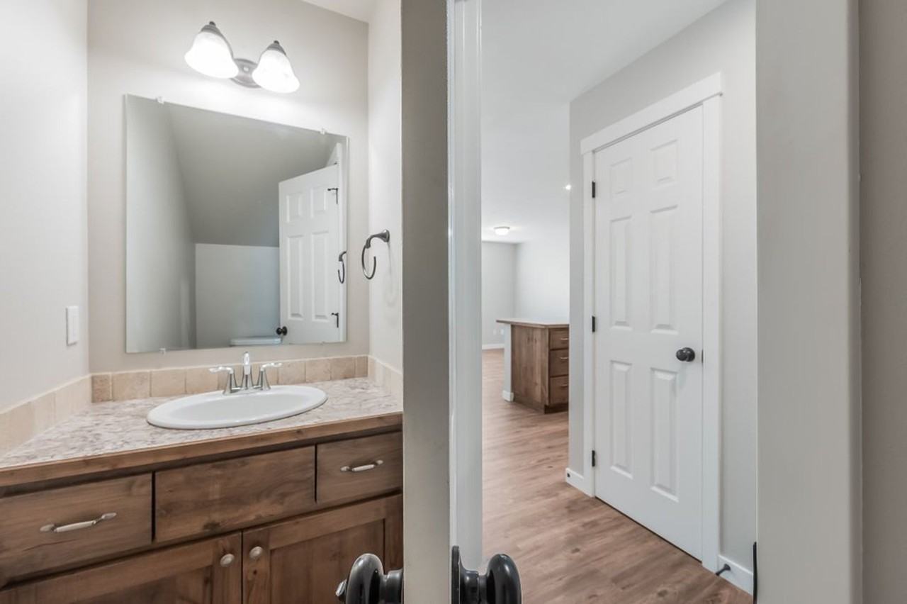 2844 N Carriage Ct - Photo 4 of 21