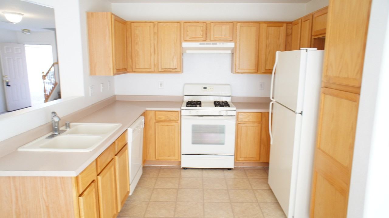 9679 Brooks Lake Ave - Photo 4 of 22