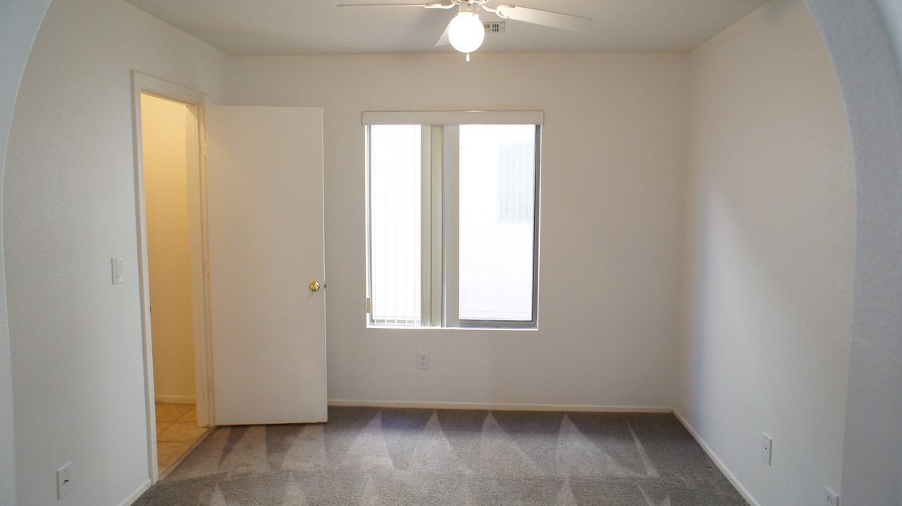 9679 Brooks Lake Ave - Photo 5 of 22