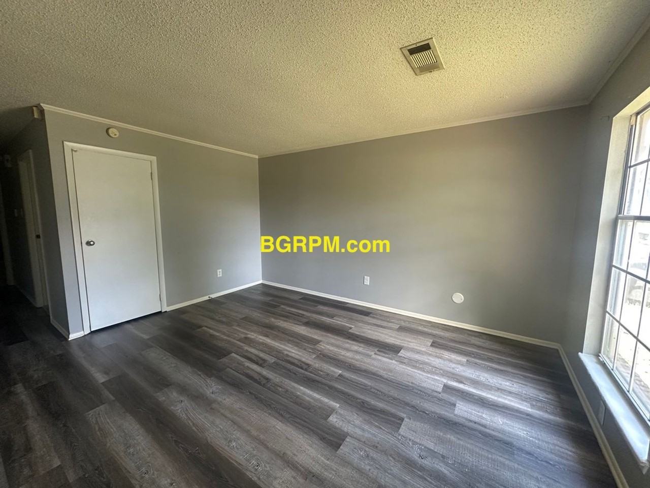 1004 Ferrell Dr - Photo 2 of 12
