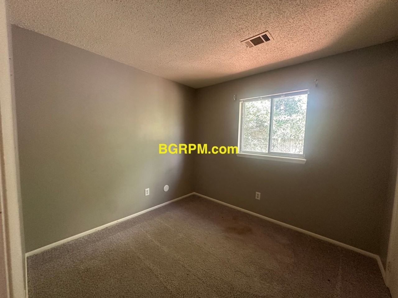 1004 Ferrell Dr - Photo 6 of 12