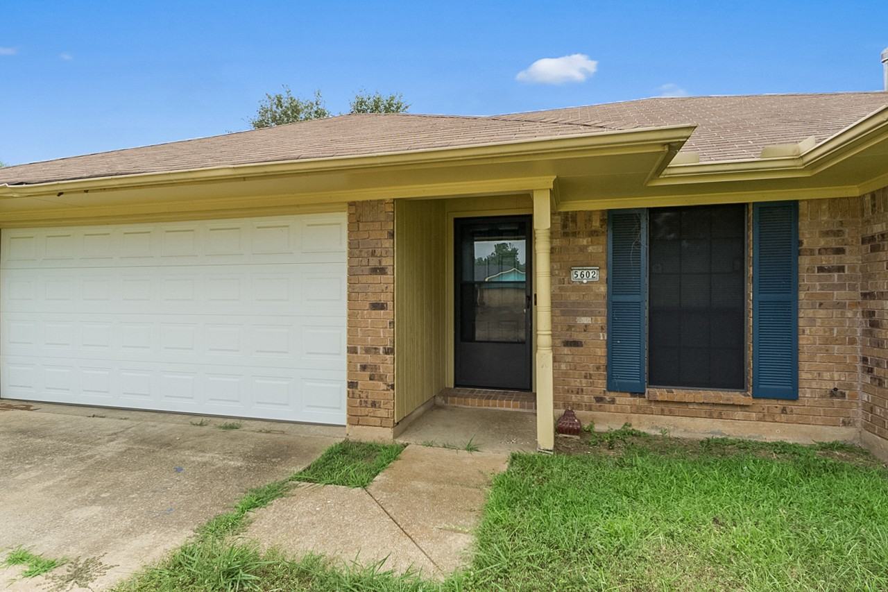 5602 Pampus Ln - Photo 5 of 21