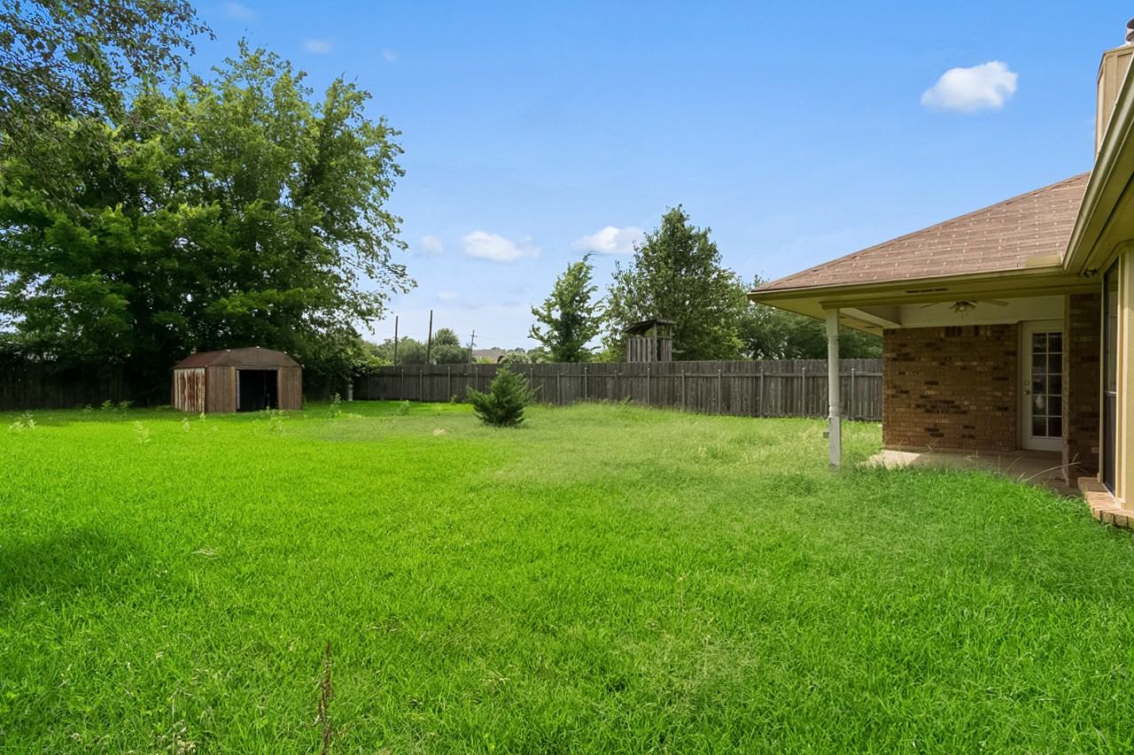 5602 Pampus Ln - Photo 6 of 21