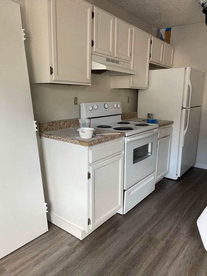 349 Gahart Dr - Photo 4 of 13