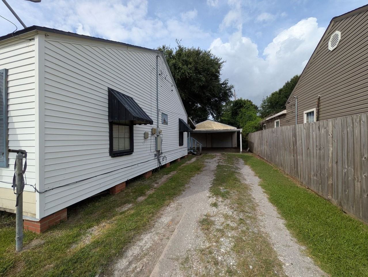 3801 Stuart Ave - Photo 2 of 13