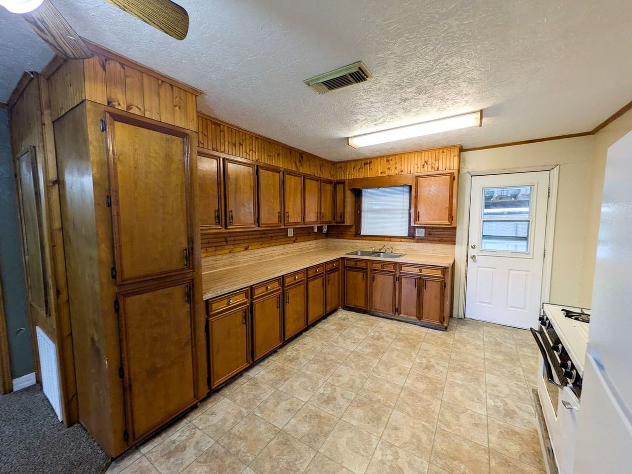 3801 Stuart Ave - Photo 6 of 13