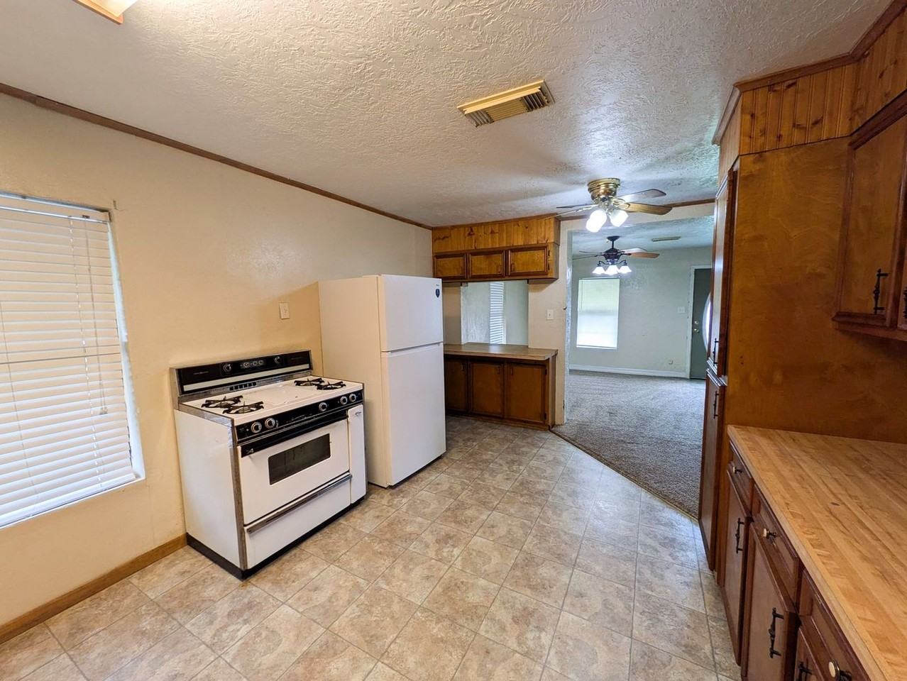 3801 Stuart Ave - Photo 7 of 13