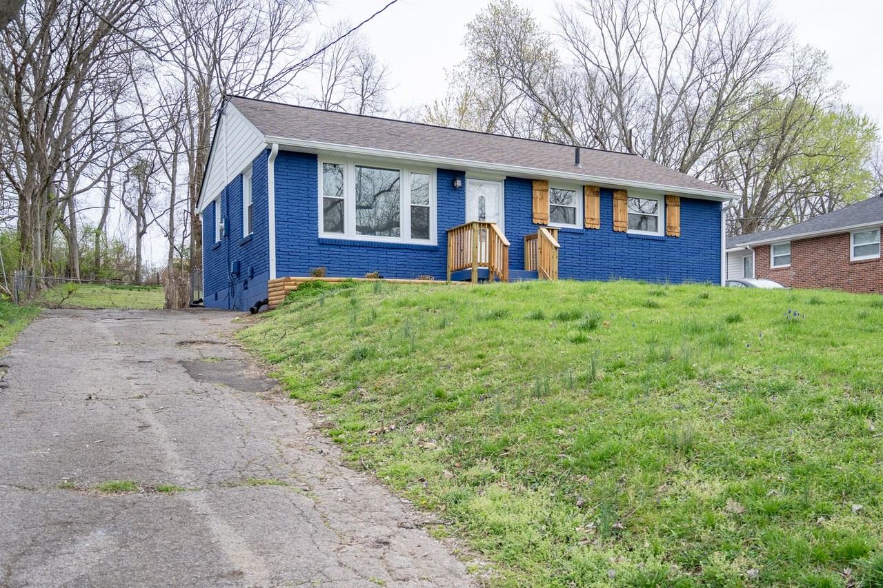 3914 Creekside Dr - Photo 3 of 24