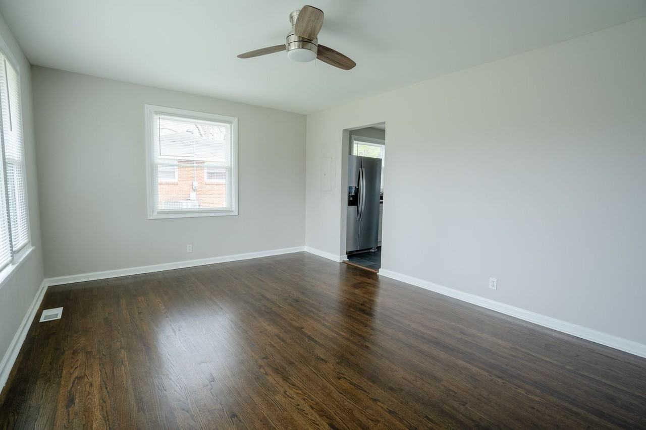 3914 Creekside Dr - Photo 5 of 24