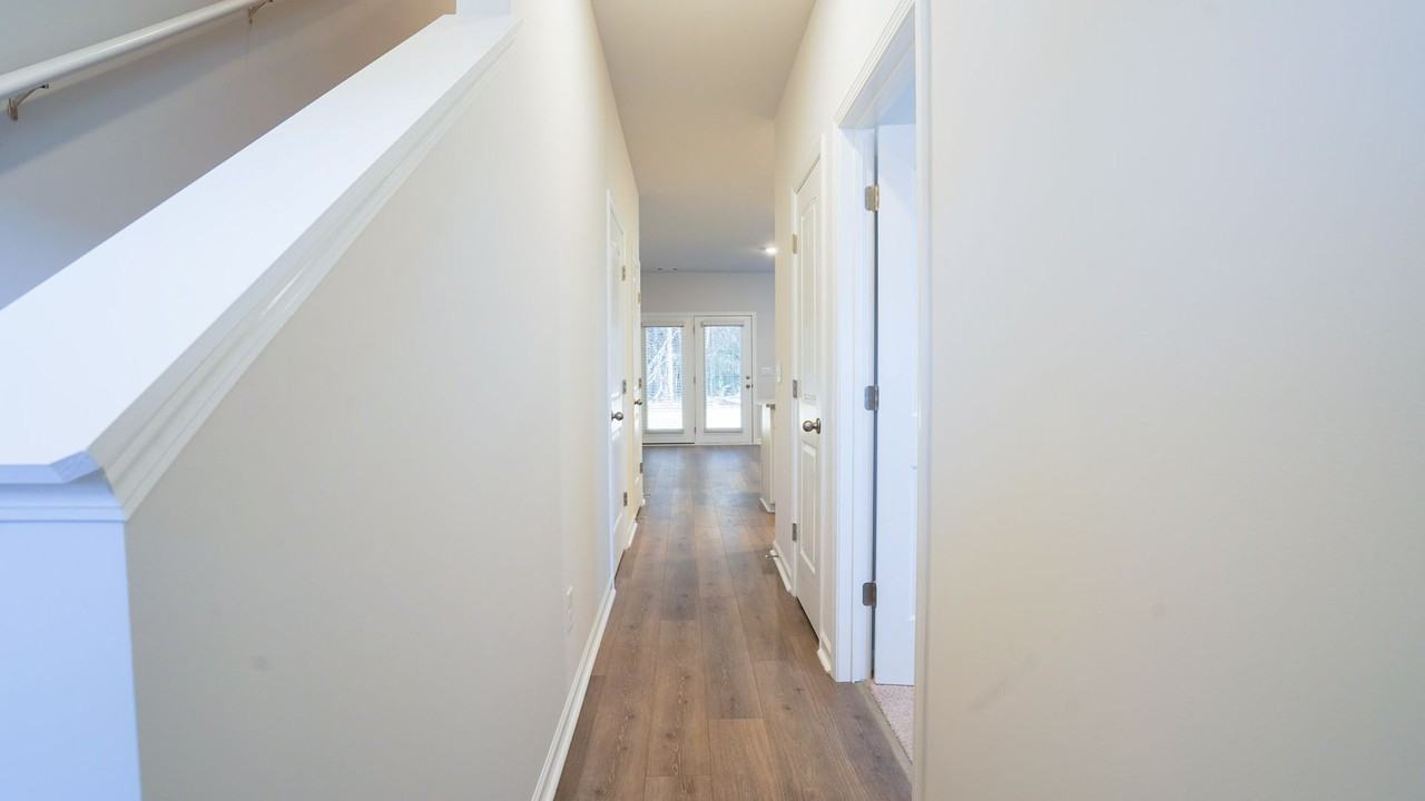 129 Cecil Rd - Photo 4 of 28