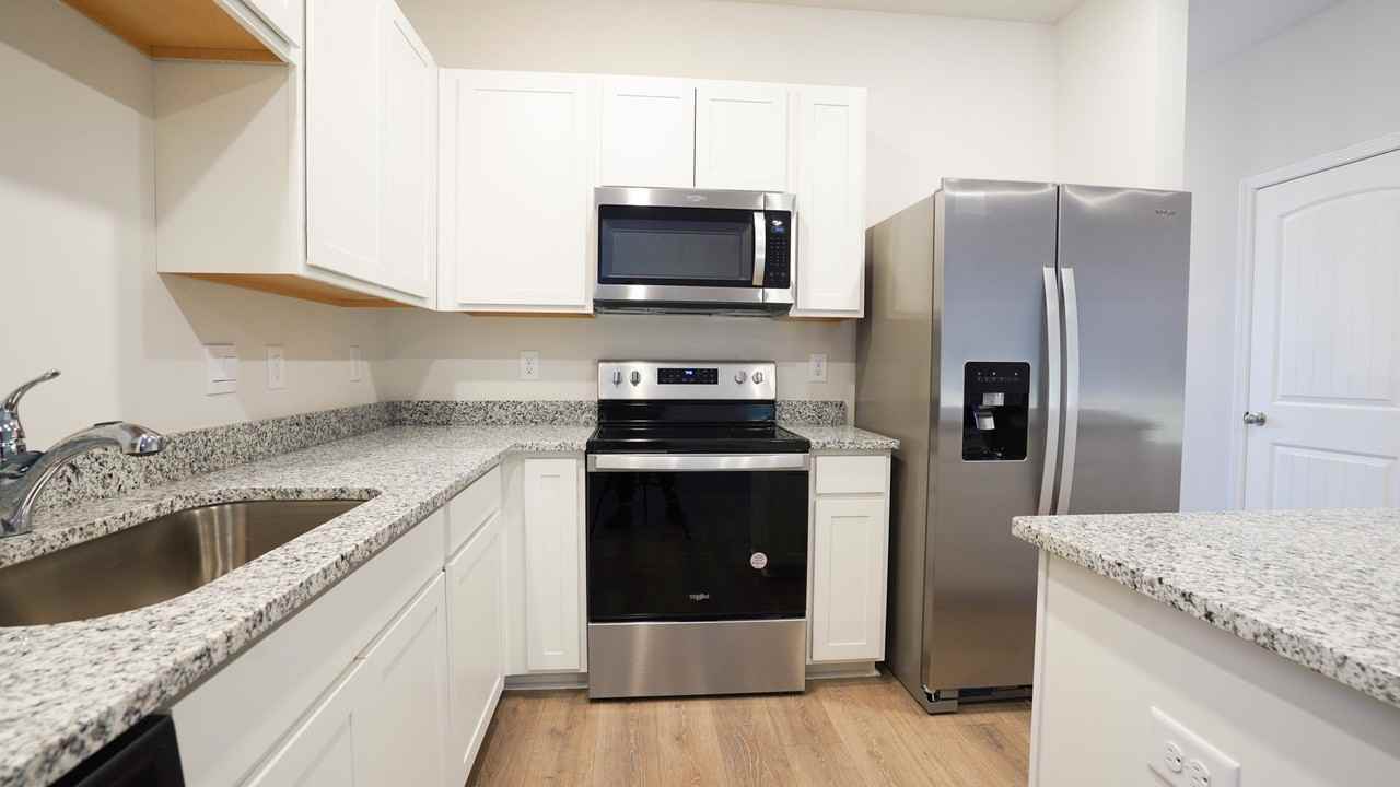 129 Cecil Rd - Photo 5 of 28