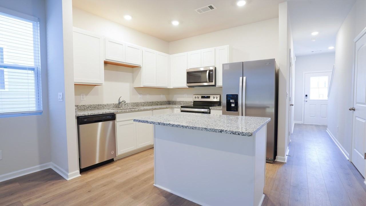 129 Cecil Rd - Photo 6 of 28