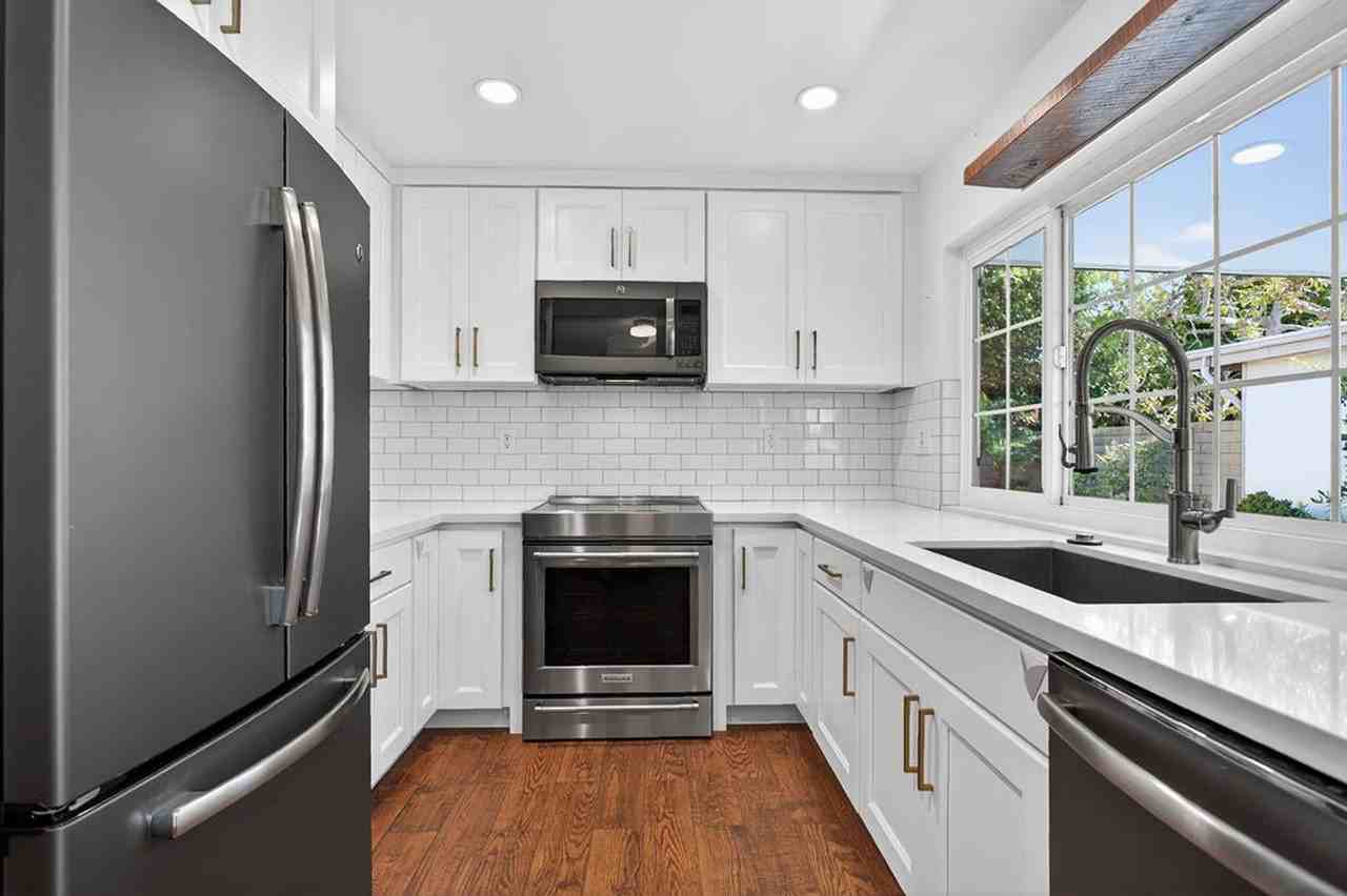 1087 Salinas Ave - Photo 5 of 26