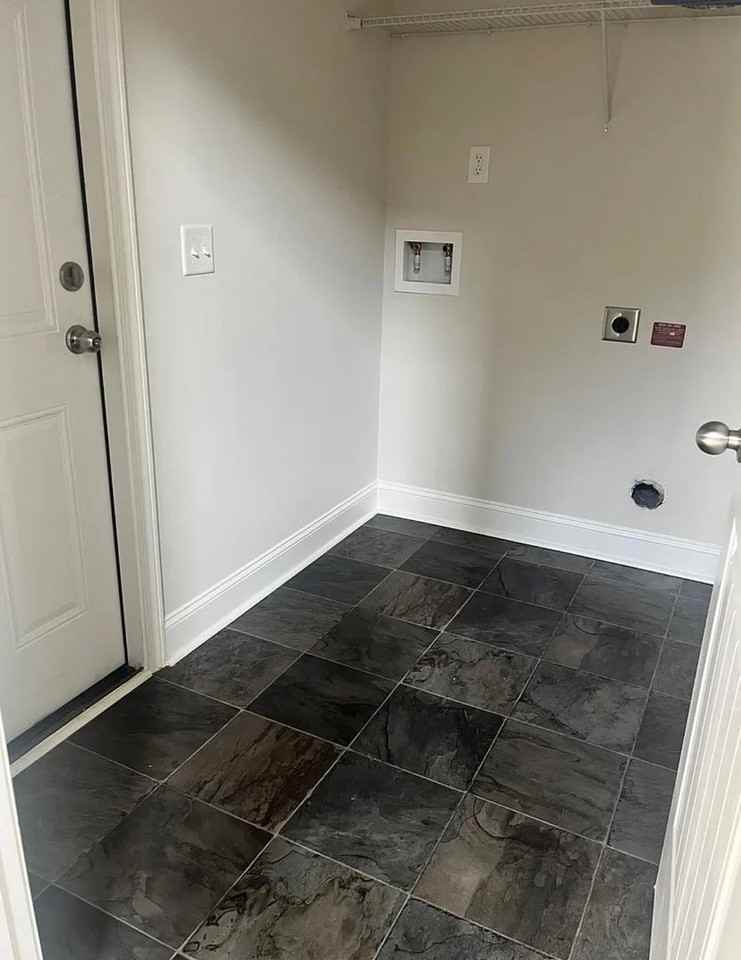 627 Fairview Cir - Photo 2 of 13