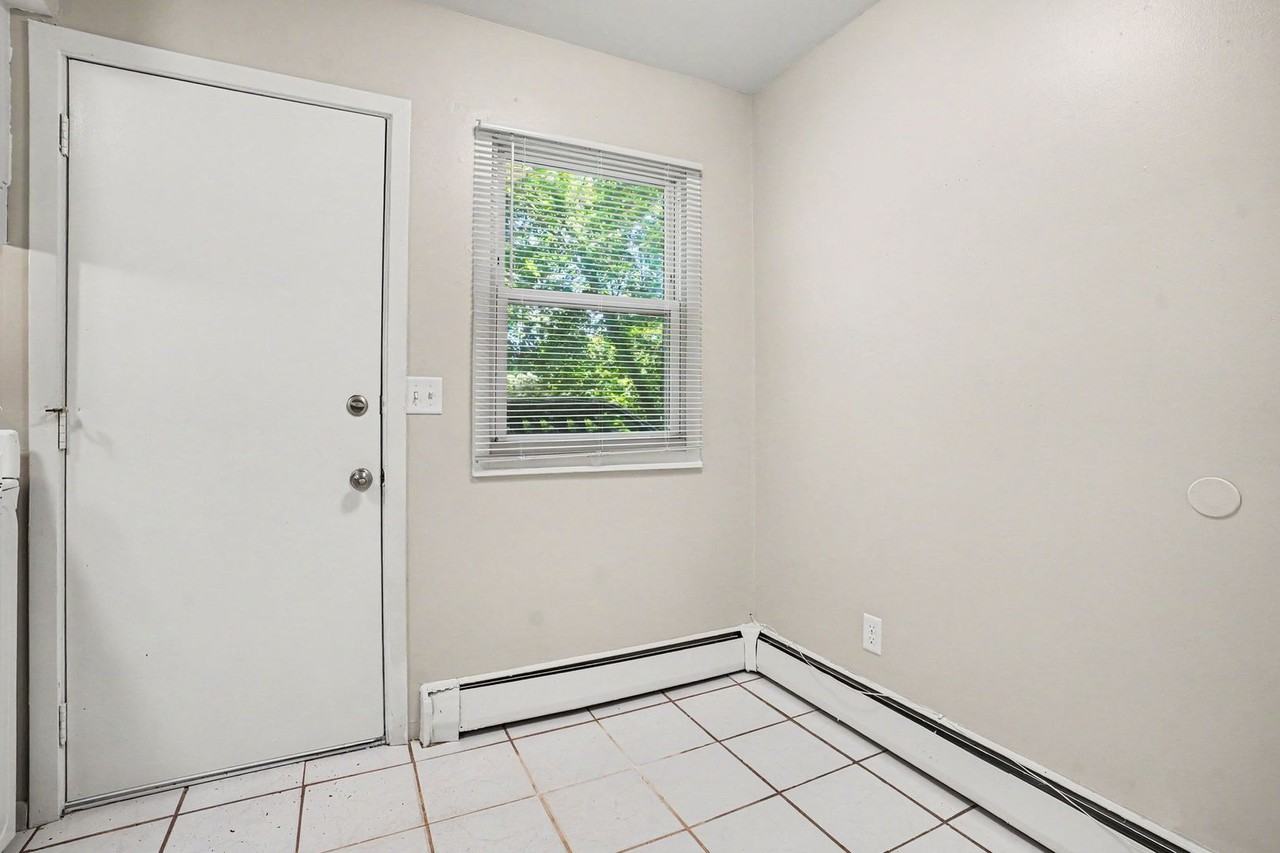 514-516 514-516 N Berkley - 516 N Berkley - Photo 2 of 12