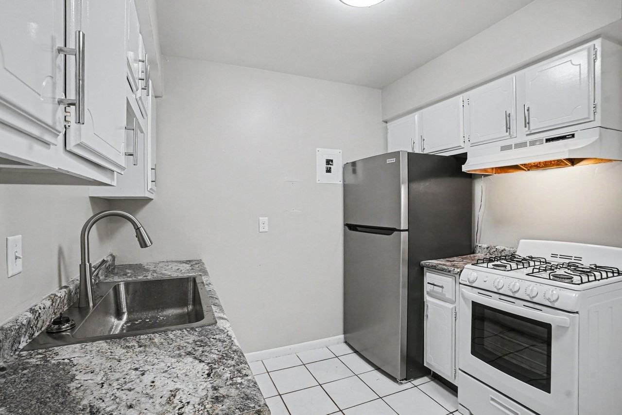 514-516 514-516 N Berkley - 516 N Berkley - Photo 6 of 12