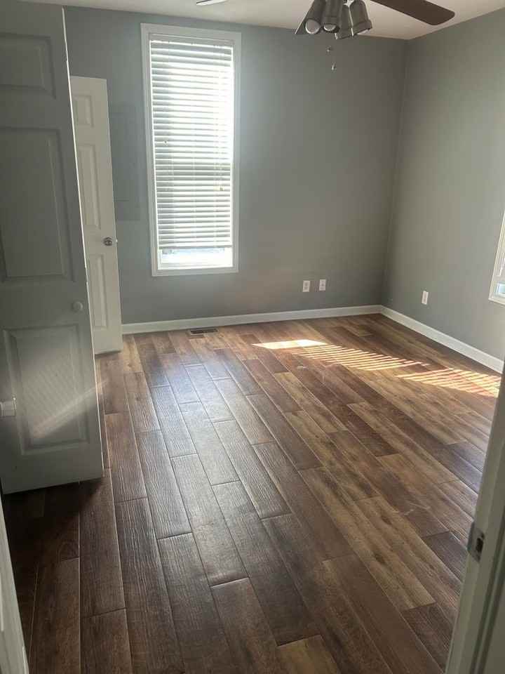 501 W Lincoln Ave - Photo 7 of 10