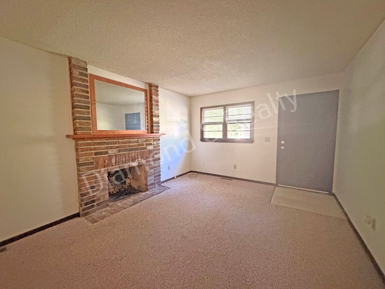 2750 N Howard Ave - Photo 5 of 20