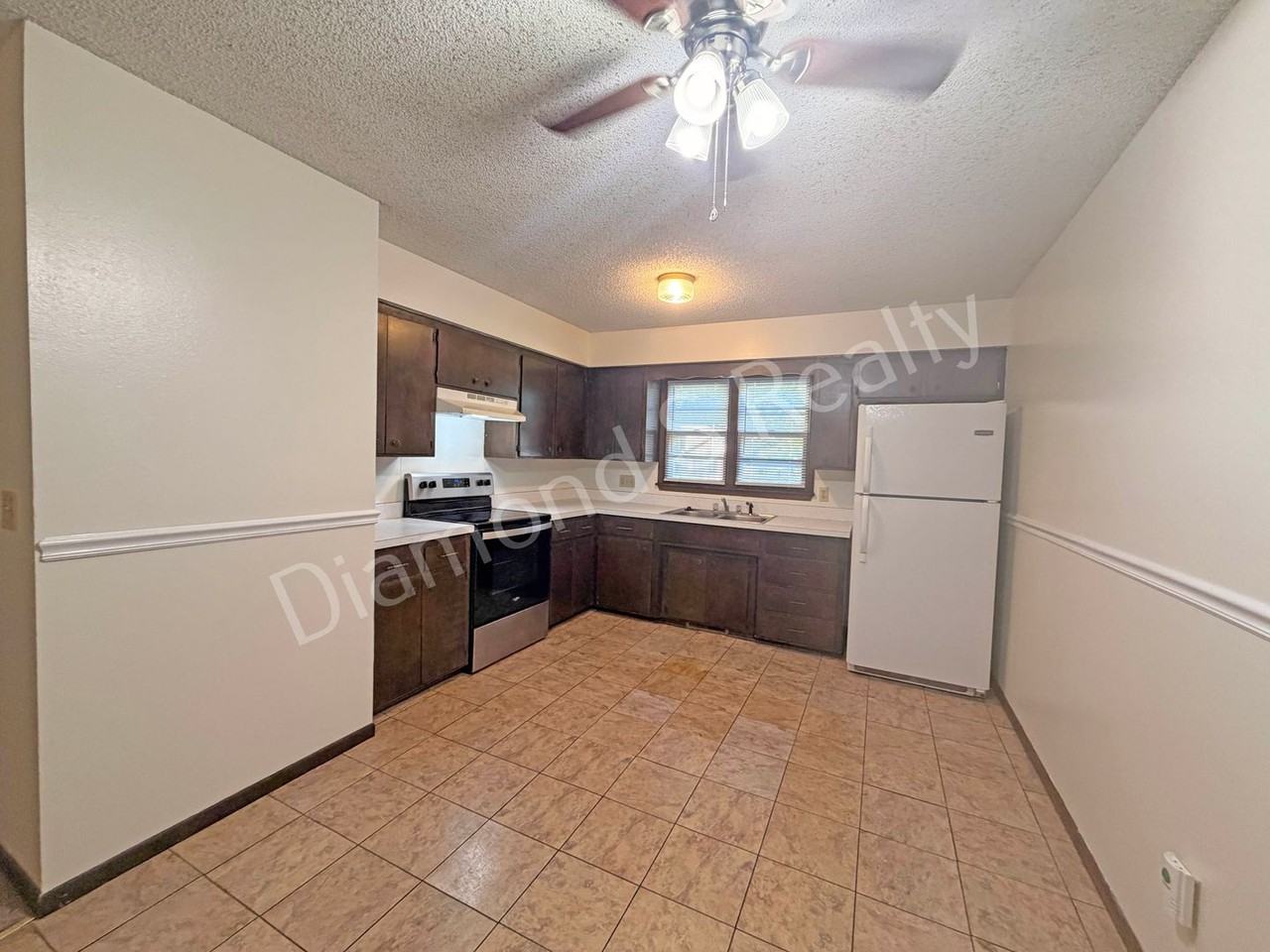 2750 N Howard Ave - Photo 6 of 20