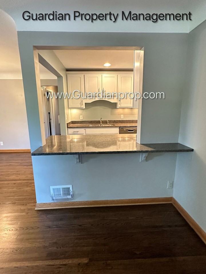 4402 Zenith Ave S - Photo 5 of 17