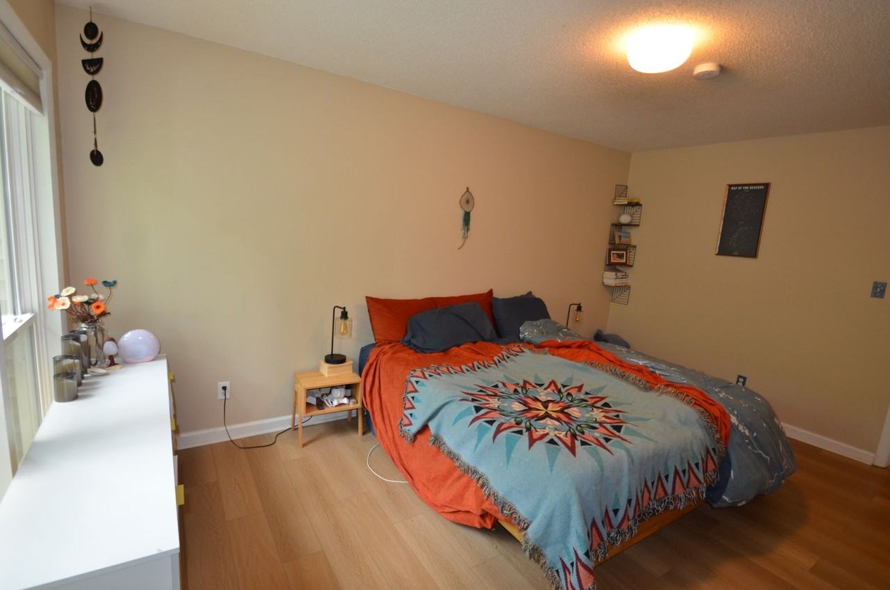 1 Benchmark - Photo 6 of 24