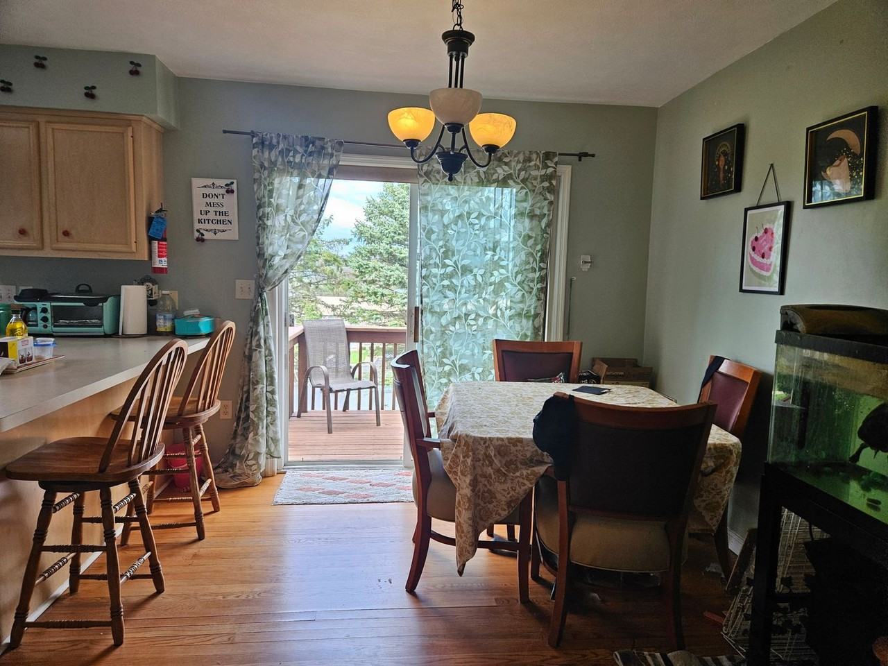 188 Birchtree Ct - Photo 3 of 9