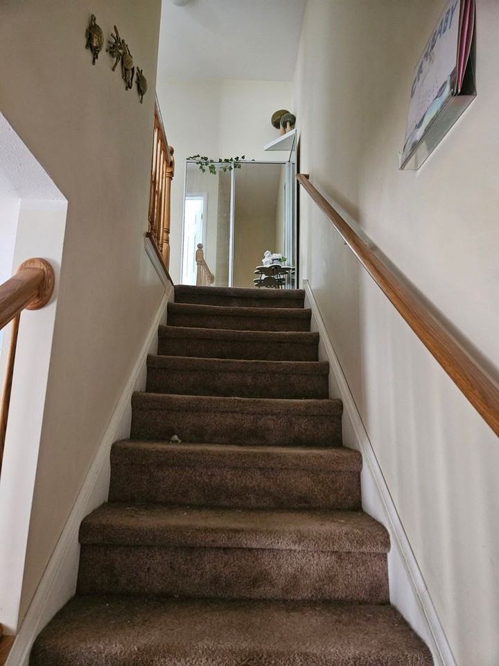 188 Birchtree Ct - Photo 5 of 9