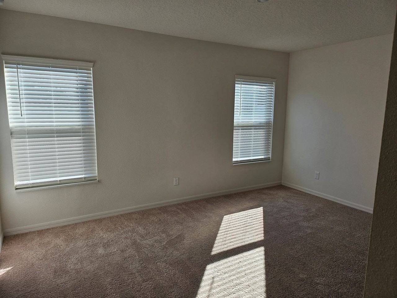 37 Privacy Ln - Photo 7 of 12