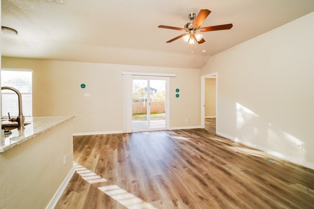 3605 Candlebrook Ln - Photo 5 of 16