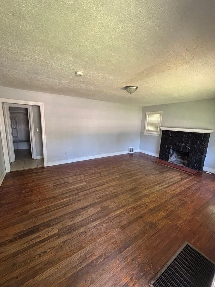 1111 N Kansas Expy - Photo 3 of 14