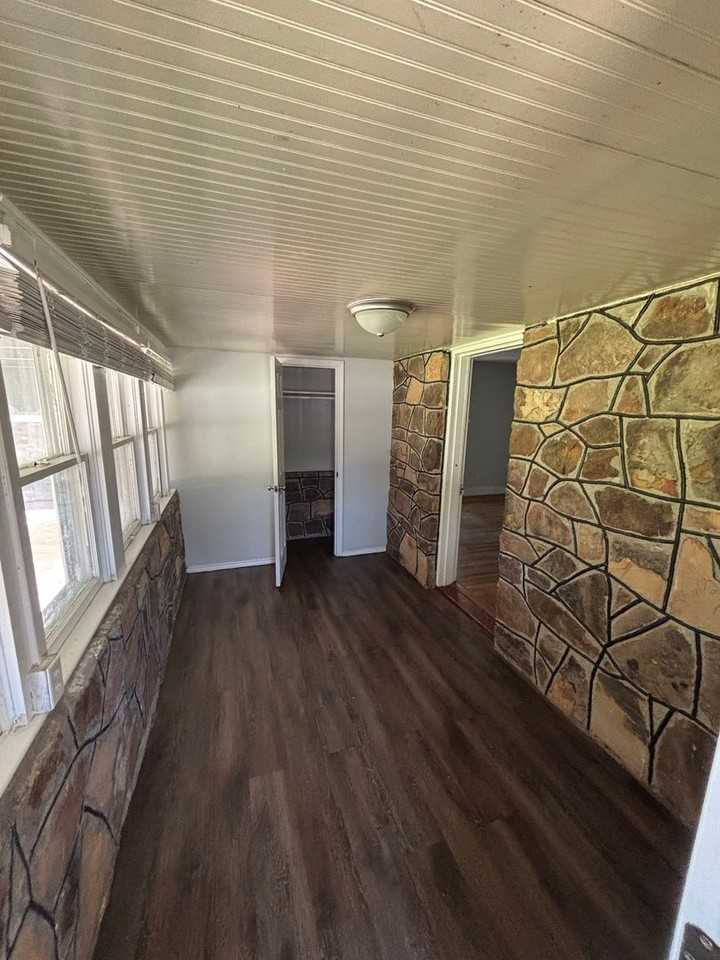 1111 N Kansas Expy - Photo 6 of 14