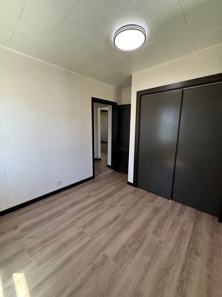 1112 S 28th St - Photo 6 of 11