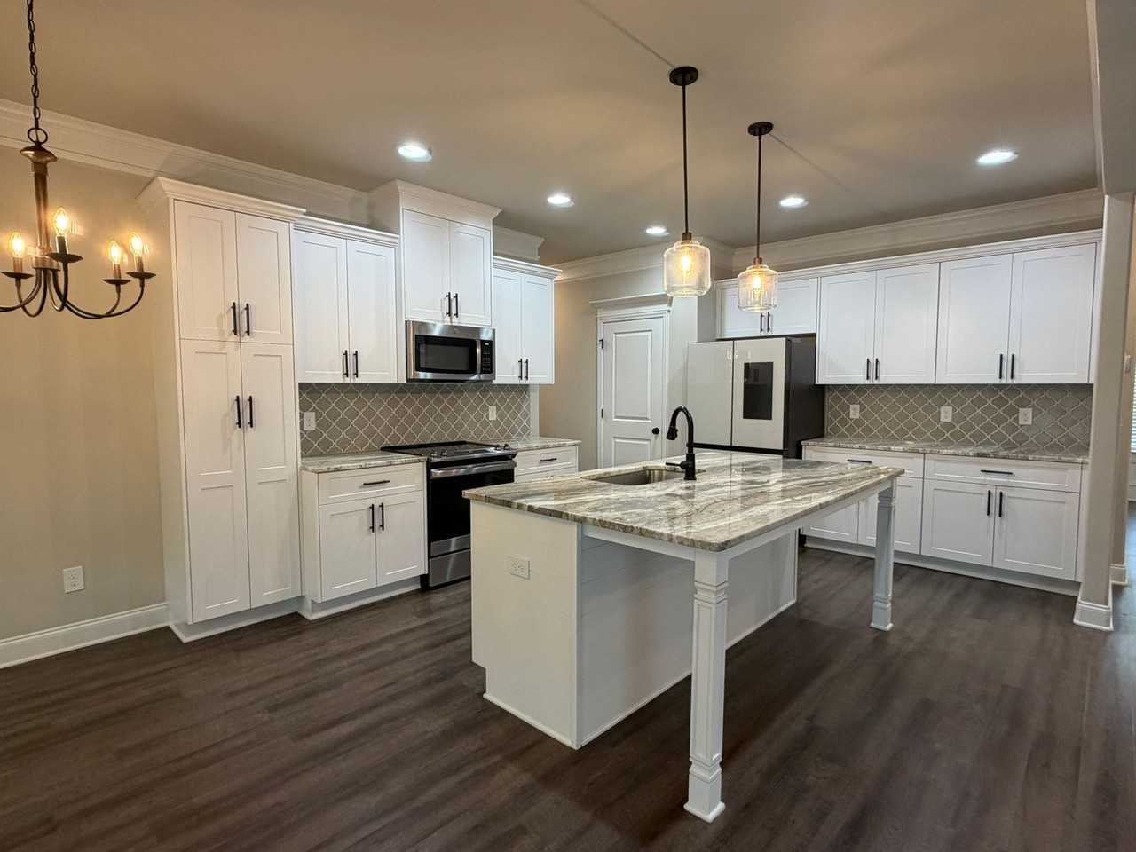 3500 Hilltop Trl - Photo 2 of 35