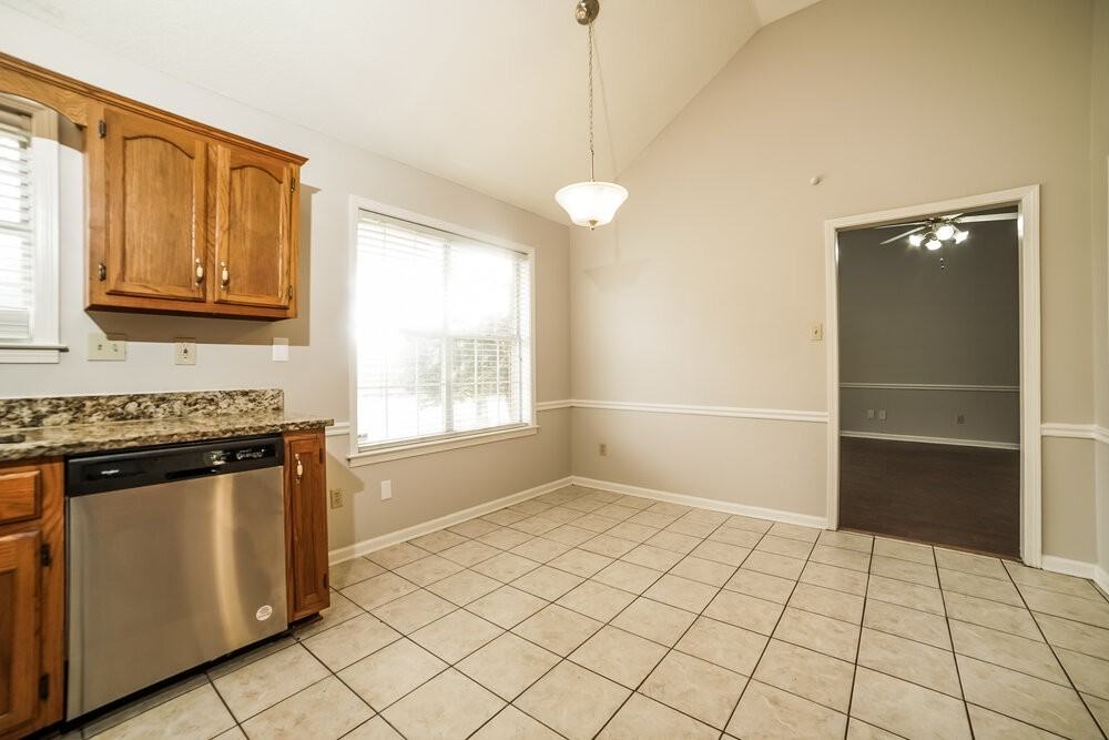 5618 Heather View Dr - Photo 5 of 16