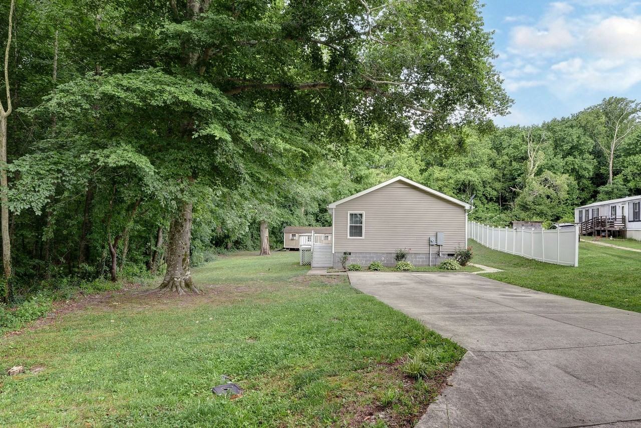 9431 Jenkins Ln - Photo 4 of 34